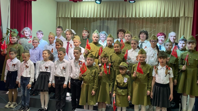 Участие в праздничном концерте.